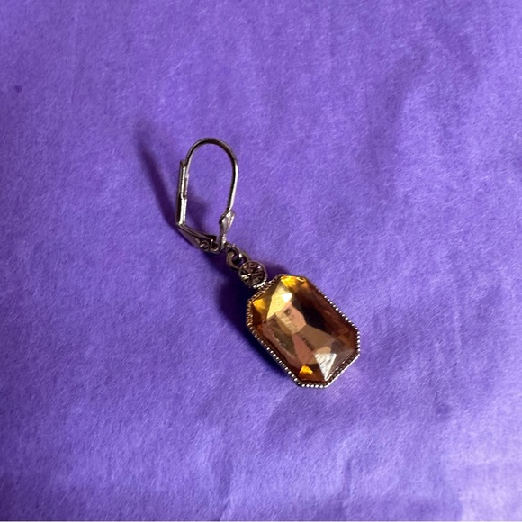 Cute and Simple Earrings - Picture 2 of 3